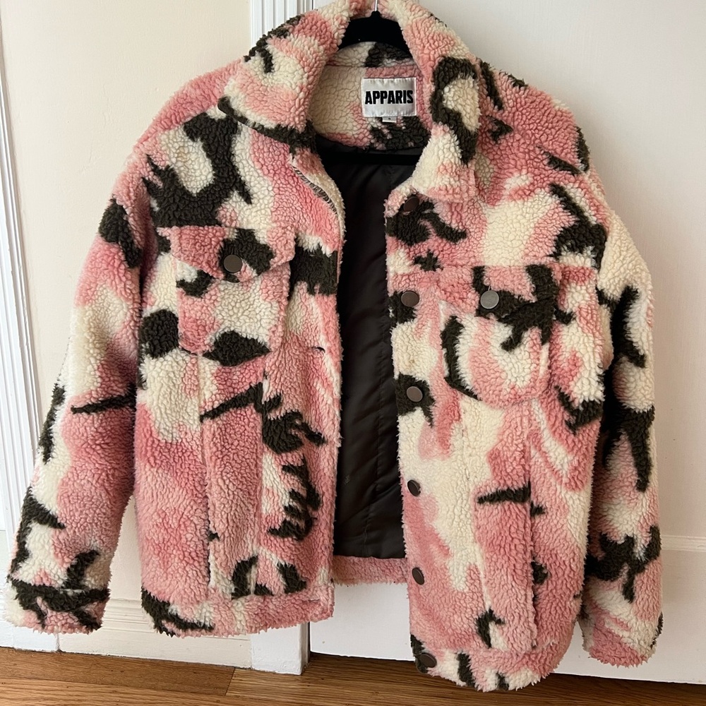 Apparis fluffy jacket size small